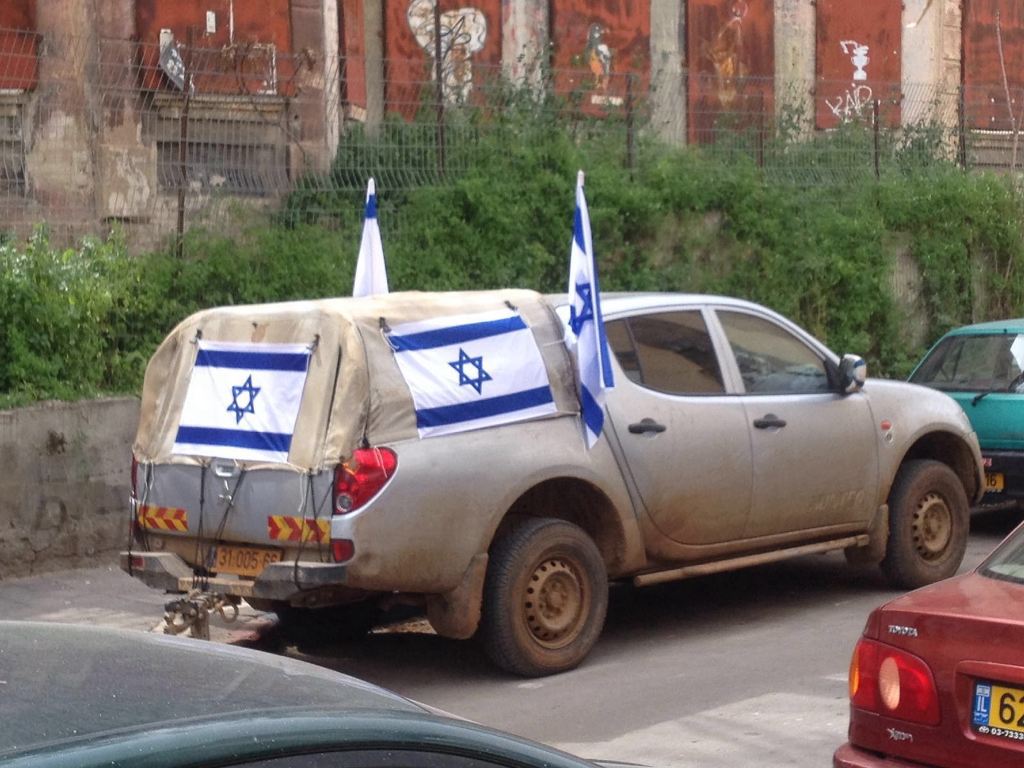 קישוט רכבים ליום העצמאות